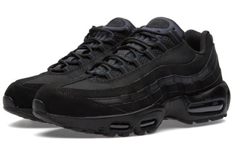 Nike triple black Air Max 95